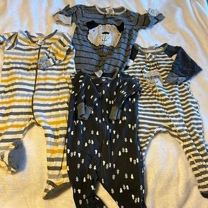 4 pairs of Gerber footie pajama